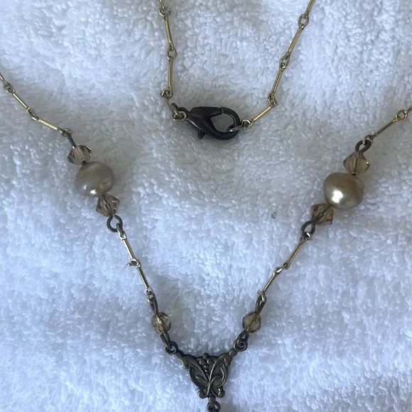 Simulated Pearl & Crystal Necklace - Picture 5 of 8